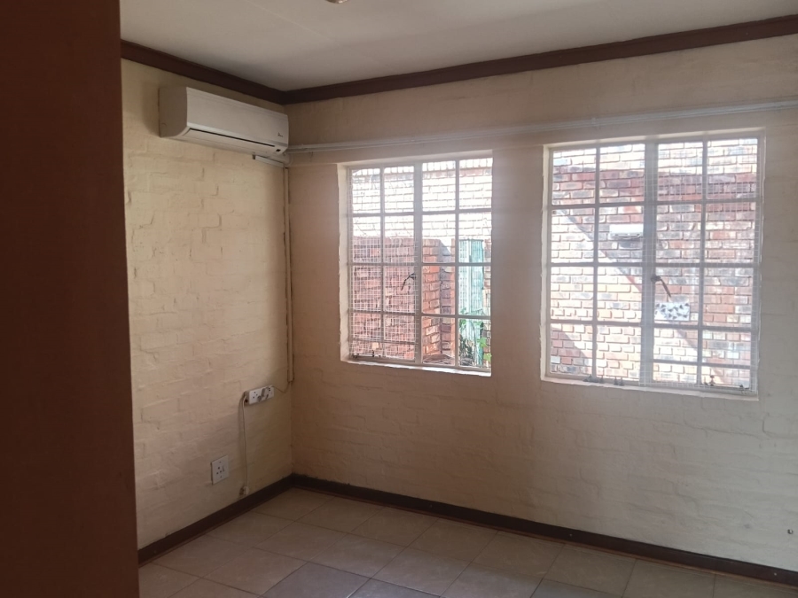To Let 2 Bedroom Property for Rent in Pentagon Park Free State
